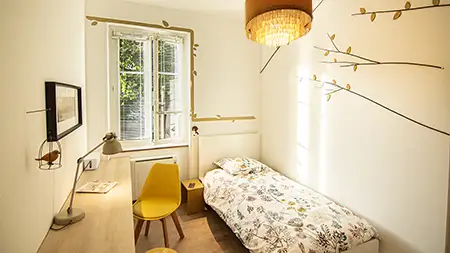 Déco de chambre avec création de faux branchages