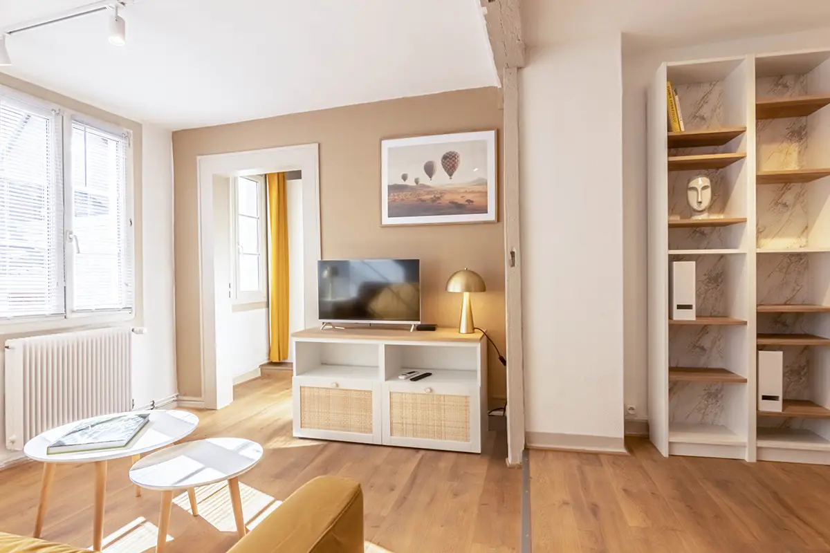 Vue d'ensemble tables gigognes, meuble TV et bibliothèque